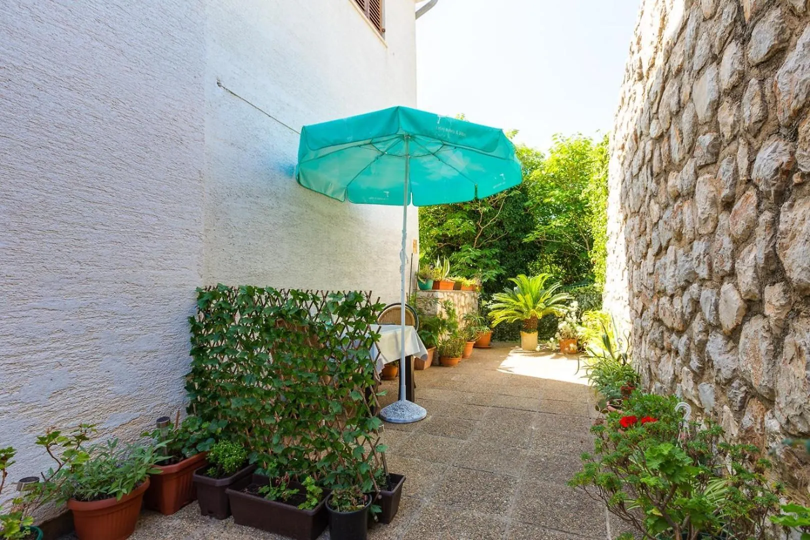 Apartments Gisela, מאלי לוסיניי 3*,
